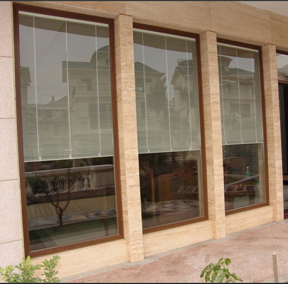 پارتیشن اداری پنجره شیشه ای بیرونی پرده درب داخلی 2.54CM 1.2M